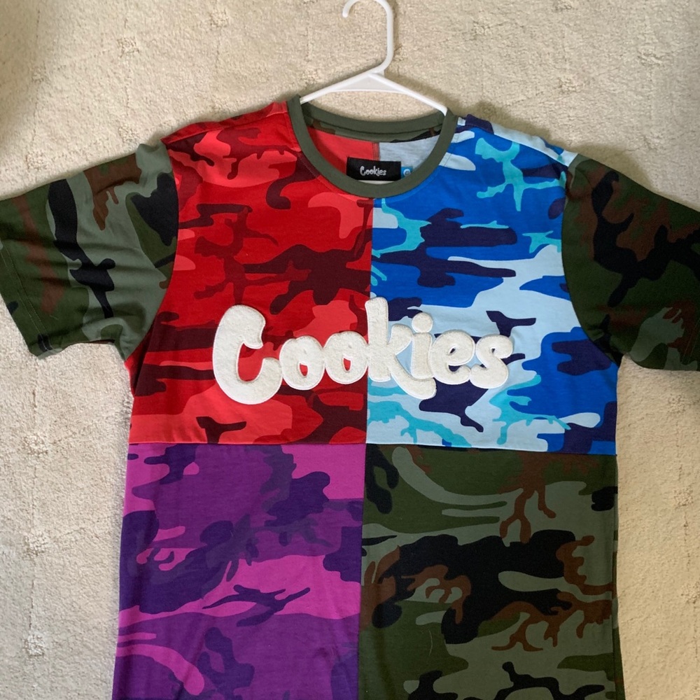 Cookies stiched logo shirt